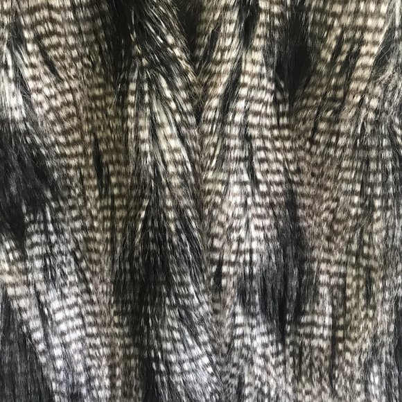 H&M Divided Grey, Black & White Faux Fur Vest - Picture 3 of 6